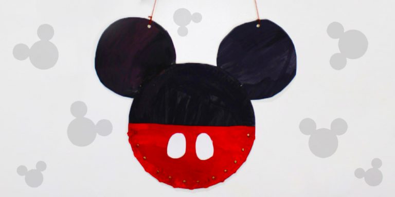 Paper Plate DIY Minnie Mouse Ears (and Mickey Mouse Ears, Too!) - Paper  Plate Fun