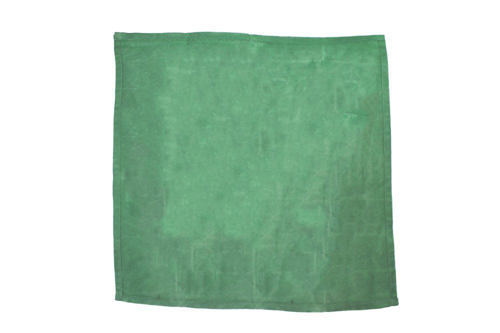 How_to_do_a_turkey_napkin_fold_step_1