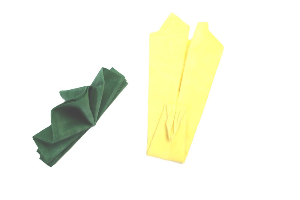 How_to_do_a_turkey_napkin_fold_step_17