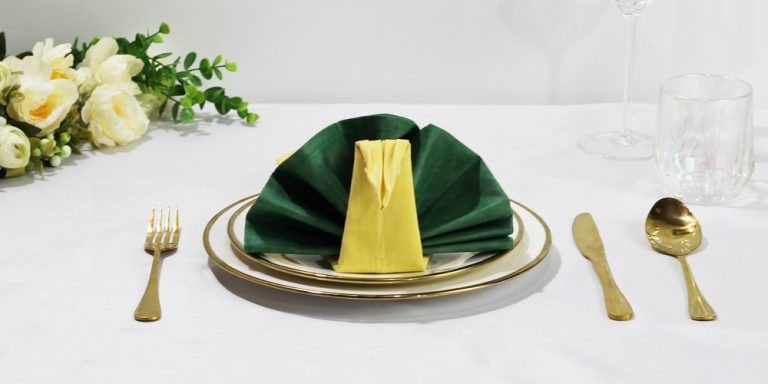 Turkey Napkin Folding Instruction for a Great Thanksgiving Dinner Turkey Napkin Folding Instruction for a Great Thanksgiving Dinner