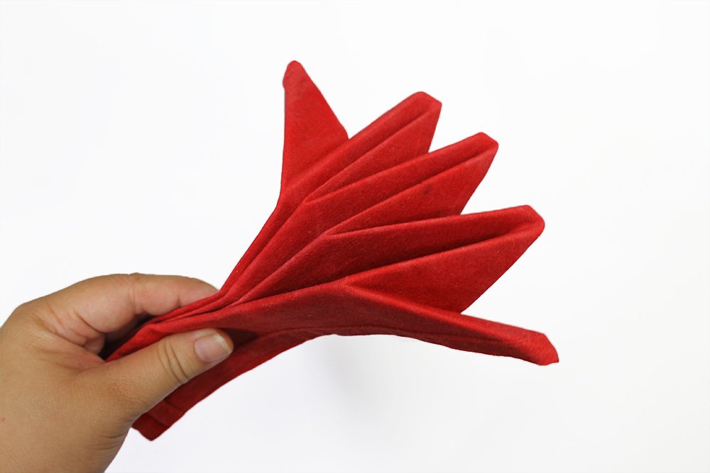 christmas_napkin_folding_star_step_15