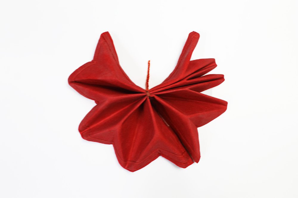 christmas_napkin_folding_star_step_19