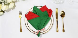 How to Fold a Napkin Flower Bouquet Thumbnail