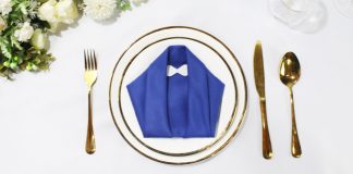 How to Make a Tuxedo Napkin Fold Thumbnail