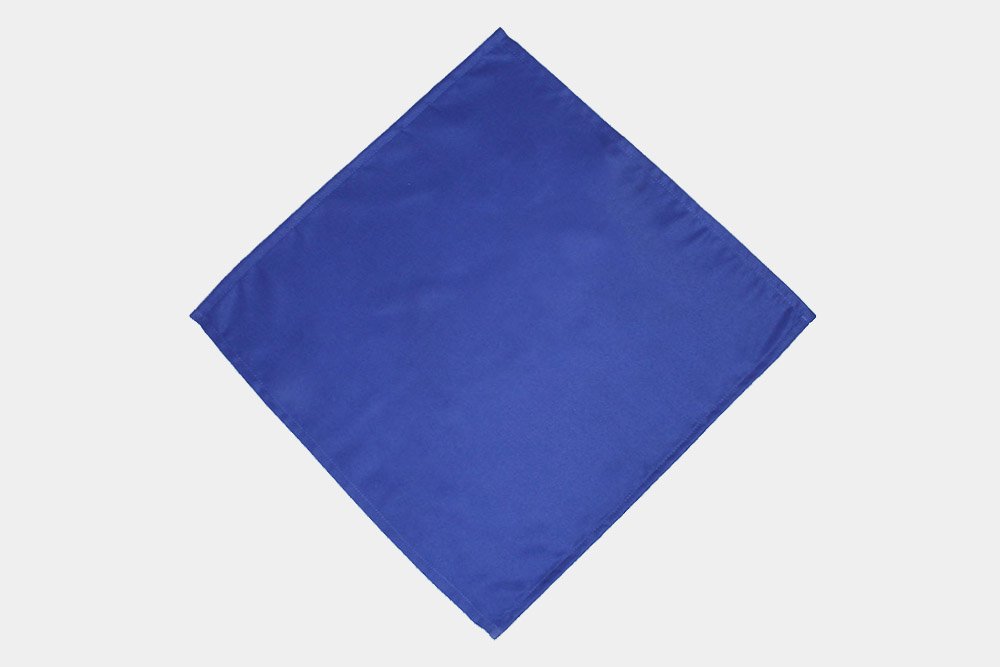 how_to_make_a_tuxedo_napkin_fold_step_1