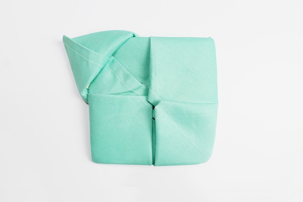 how_fold_a_water_lily_napkin_step_10