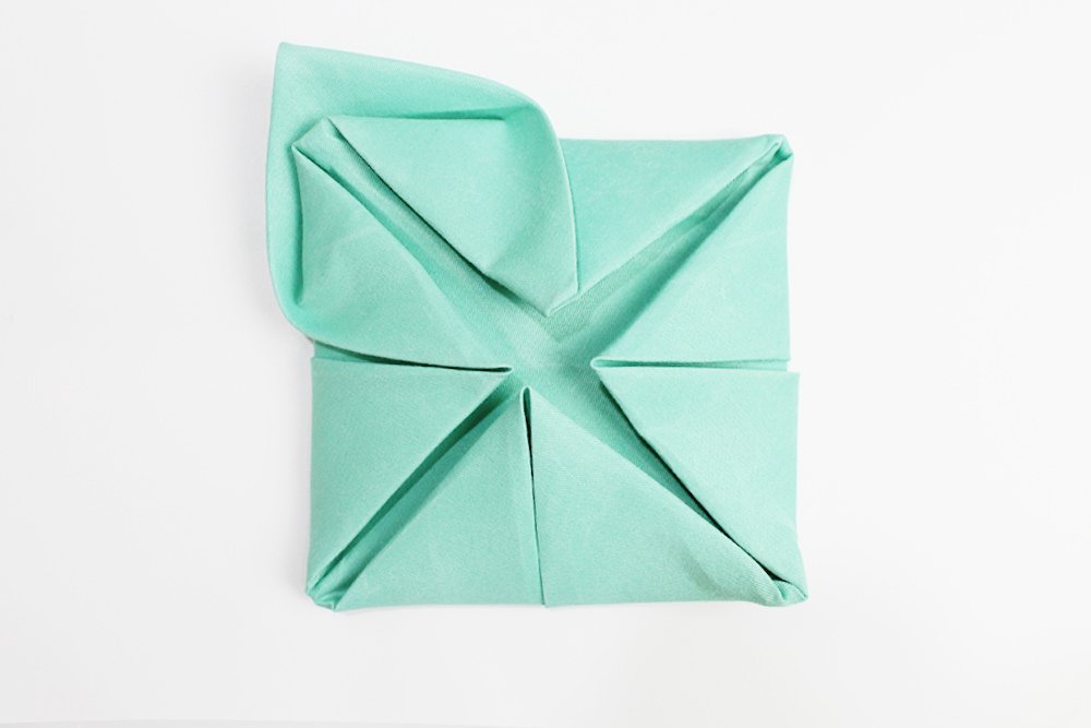 how_fold_a_water_lily_napkin_step_11