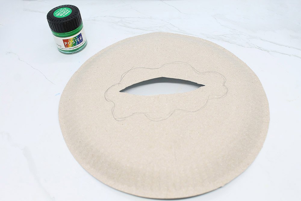 how- to-make -a-groundhog-paper-plate-craft-step-6