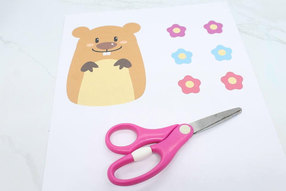 how- to-make -a-groundhog-paper-plate-craft-step-9