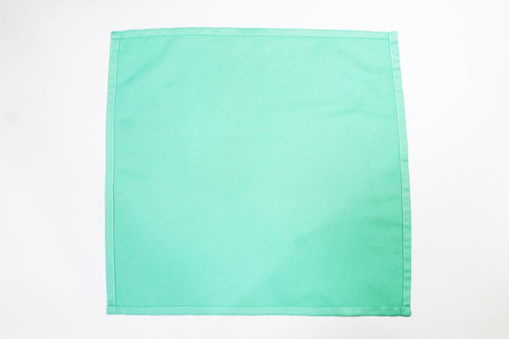 how_to_fold_a_triple_wave_napkin_step_1
