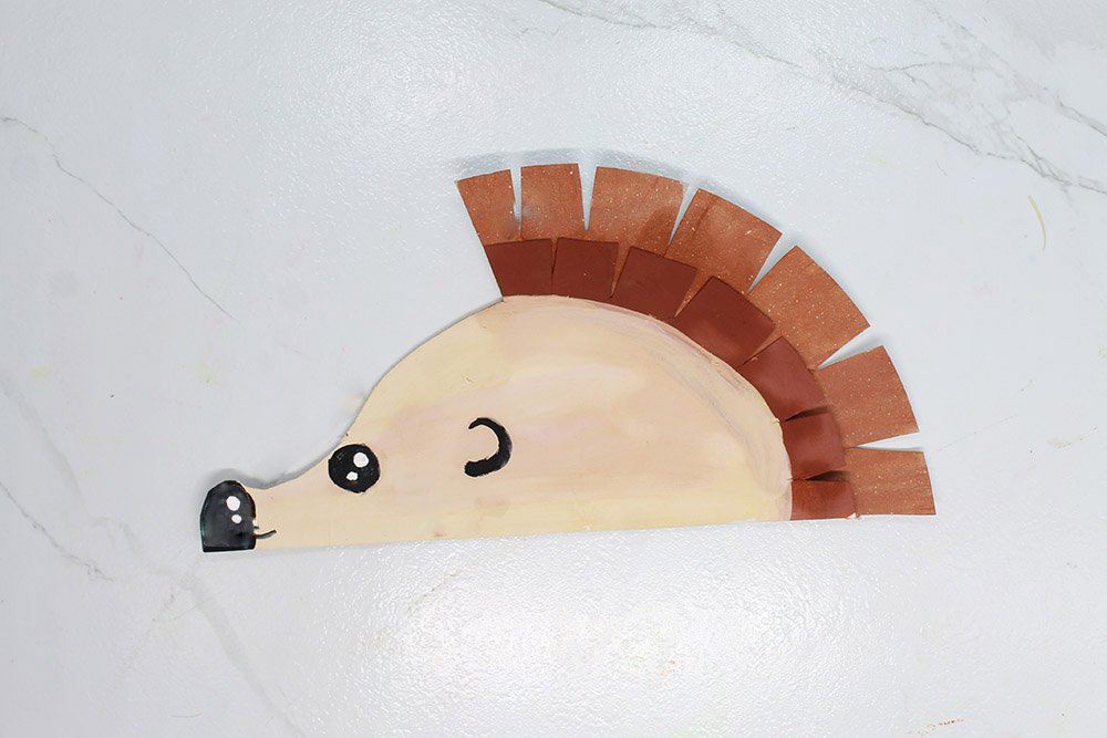 how_to_make_a_paper_plate_hedgehog_finished