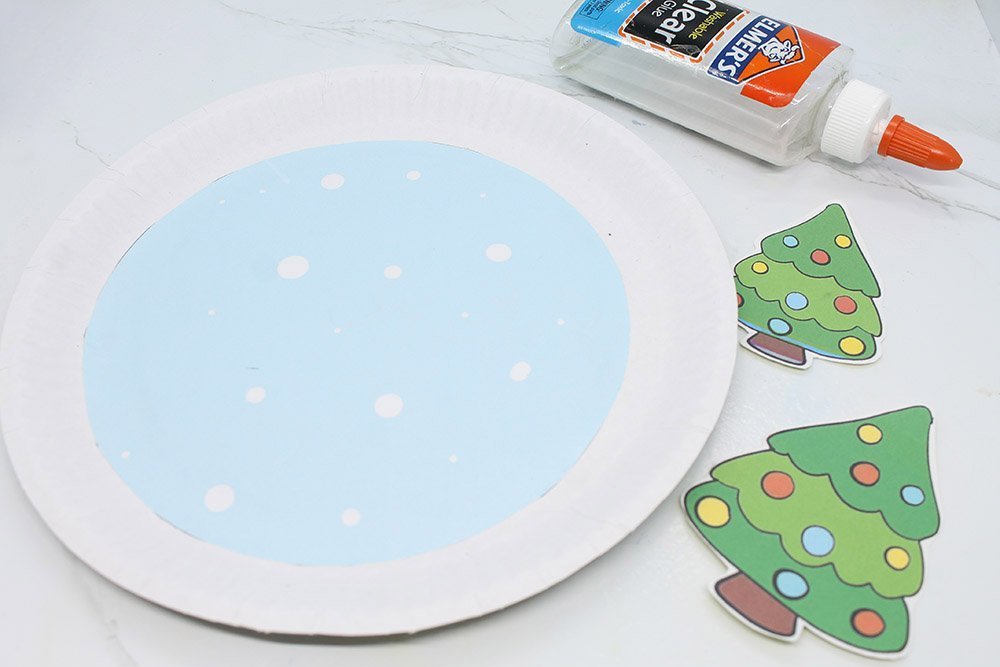 how_to_make_a_paper_plate_snow_globe_step_16