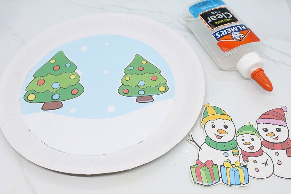 how_to_make_a_paper_plate_snow_globe_step_17