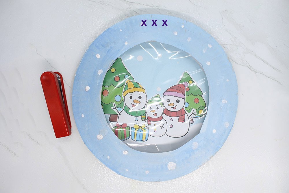 how_to_make_a_paper_plate_snow_globe_step_22