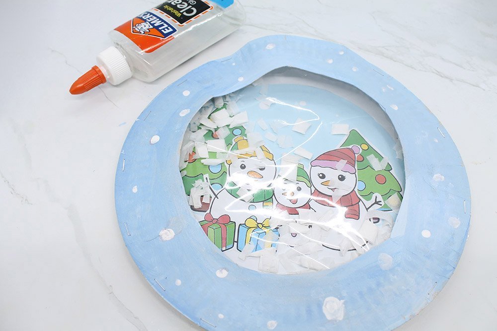 how_to_make_a_paper_plate_snow_globe_step_25