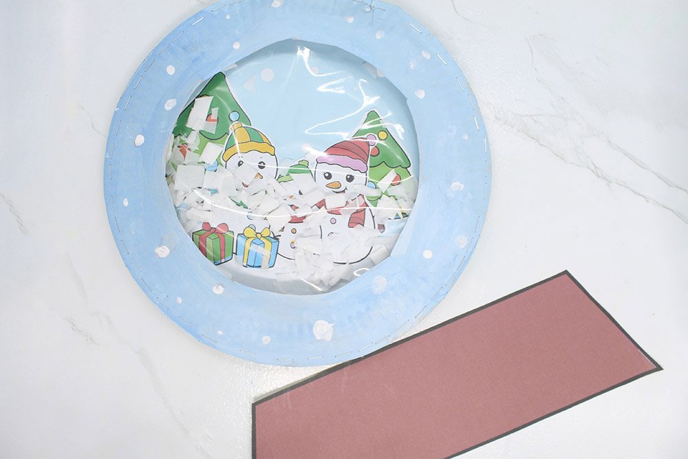 how_to_make_a_paper_plate_snow_globe_step_26