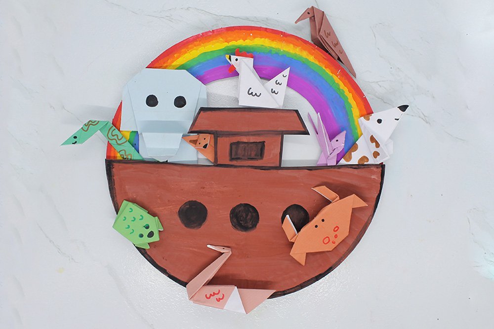 how_to_make_papaper_plate_boat_Noah