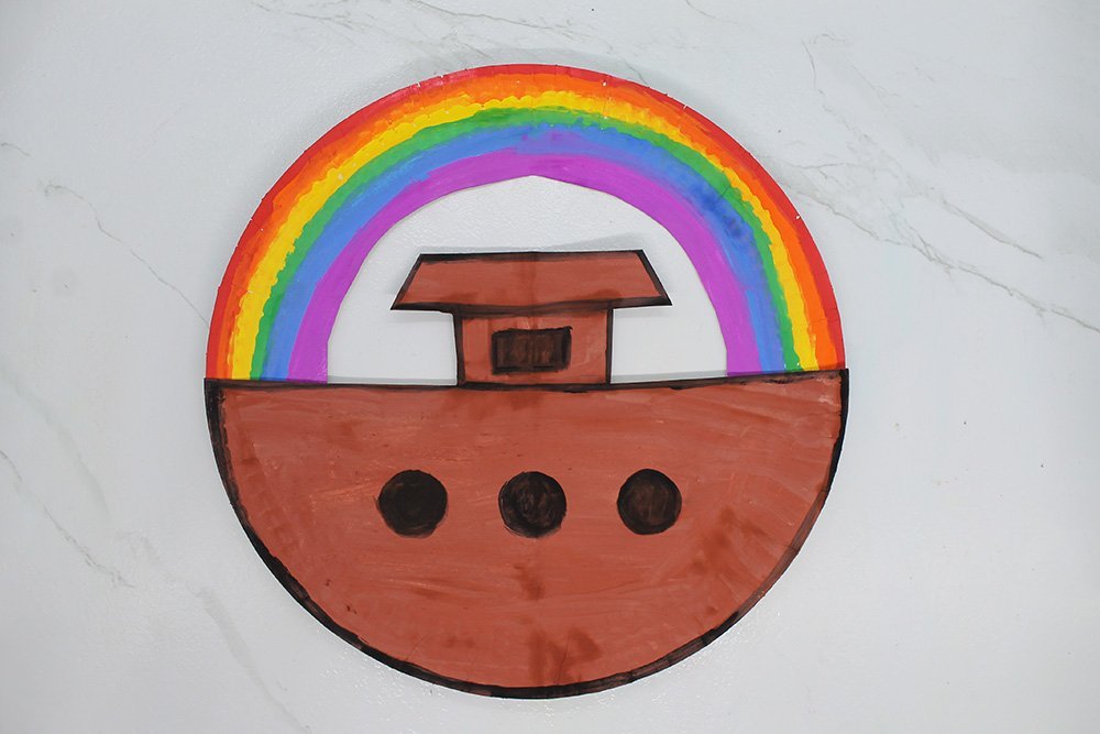 how_to_make_papaper_plate_boat_Noah