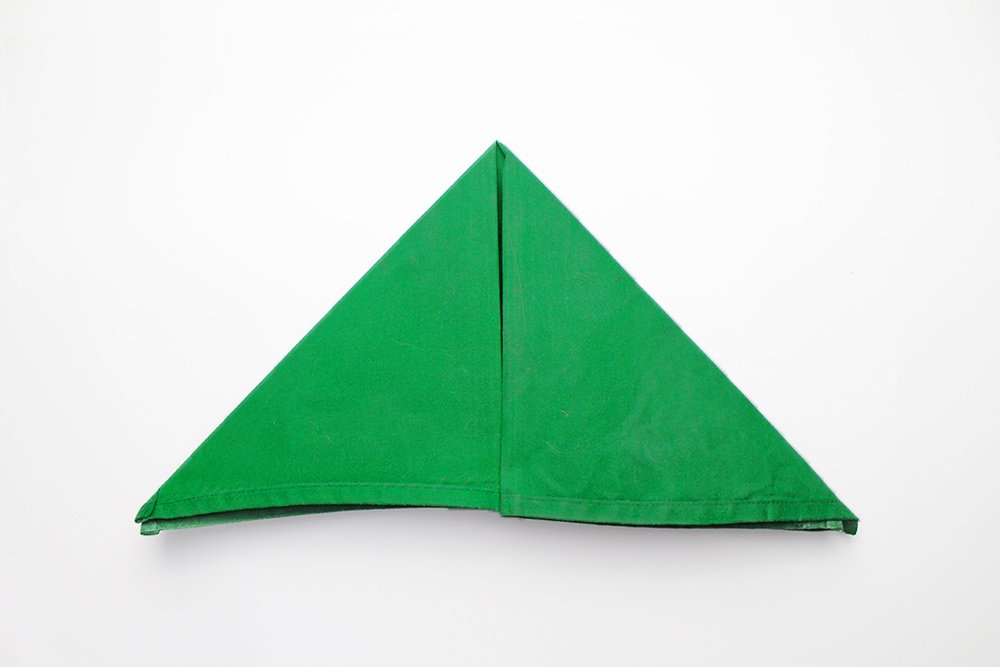 how_to_make_the_pillar_napkin_fold_step_4