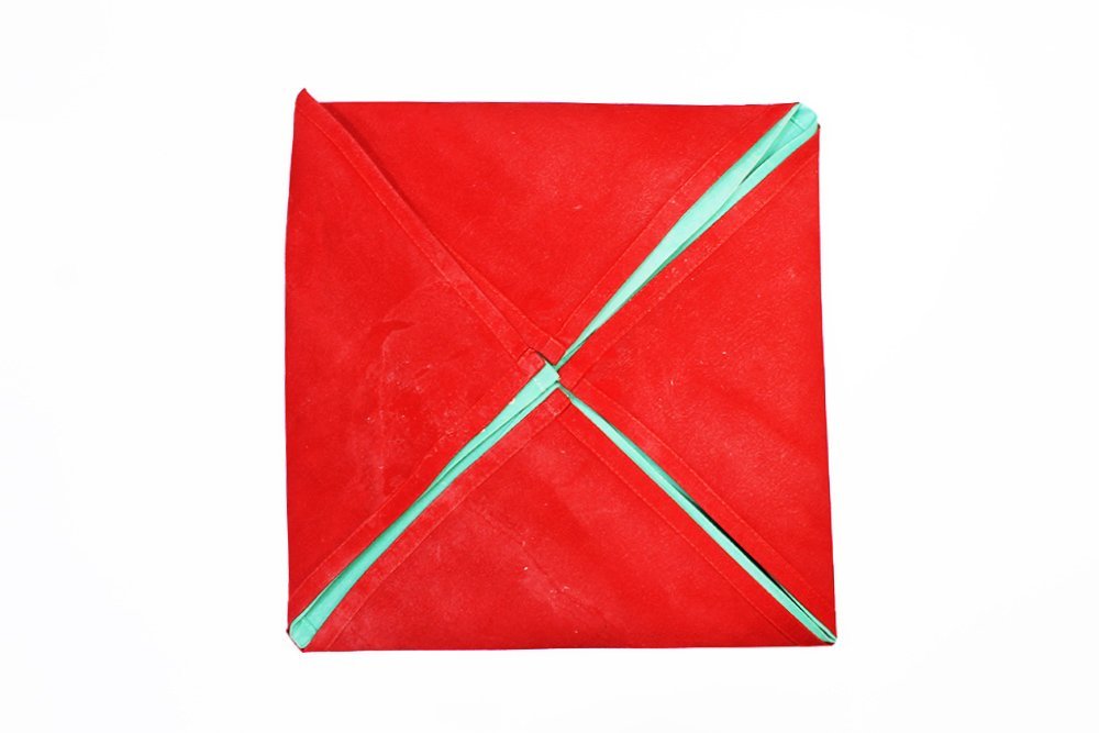 napkin_pocket_fold_with_menu_guide_step_4
