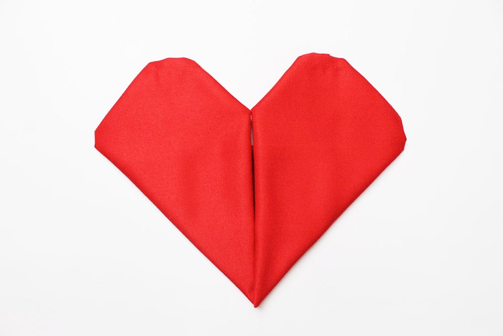 Napkin Folding Heart - 07