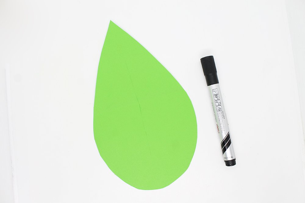 how_to_create_a_ladybug_on_a_leaf_crafts_for_toddlers_step_9