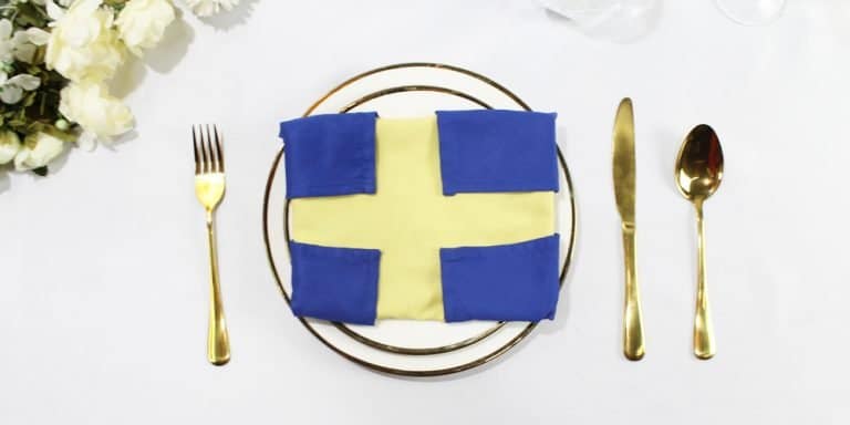 Make a Special Napkin Folding | The Swedish National Flag