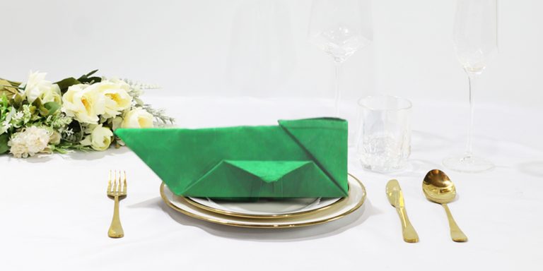 ➤Learn a Unique Way to Make an Animal Napkin Fold ~ The Seal ➤Learn a Unique Way to Make an Animal Napkin Fold ~ The Seal