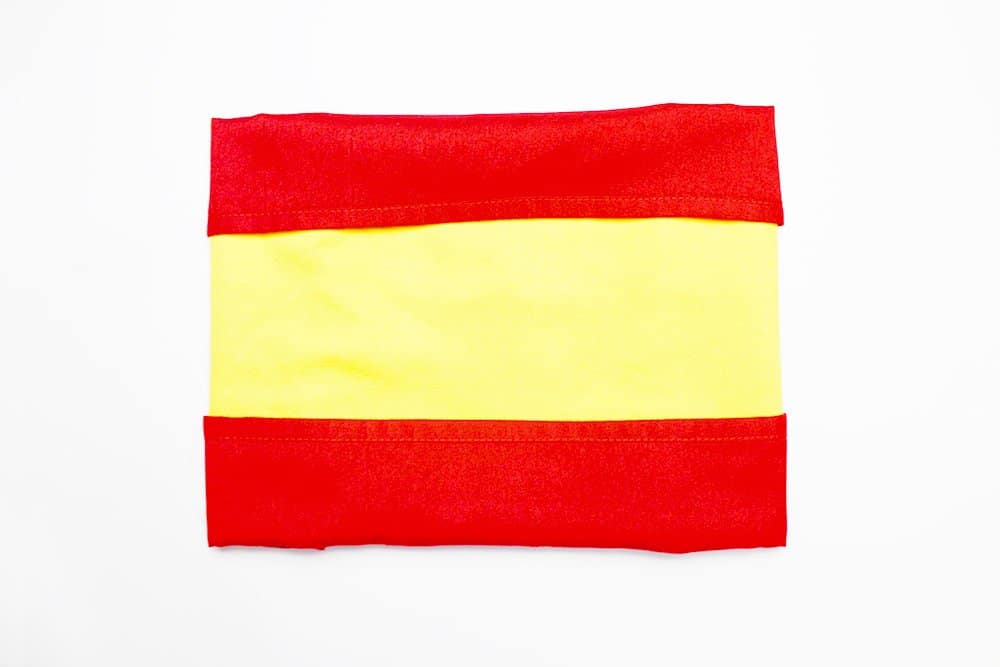 How to Make a Spanish Napkin Flag - Finish
