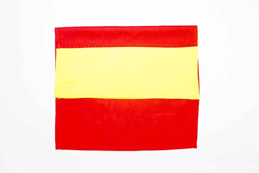 How to Make a Spanish Napkin Flag - Step 03